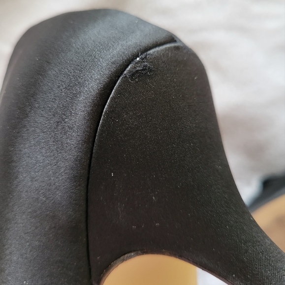 Caparros 8.5M 'Nahla' Black Silk Open Toe 2.5" Heels - Picture 8 of 10